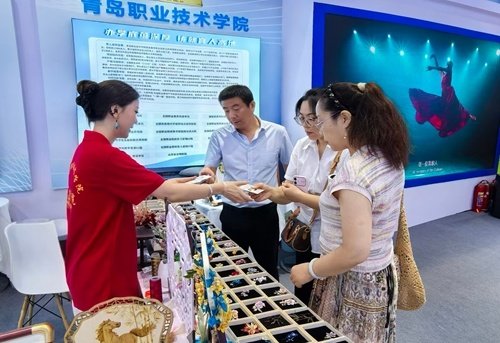 省教育厅党组成员